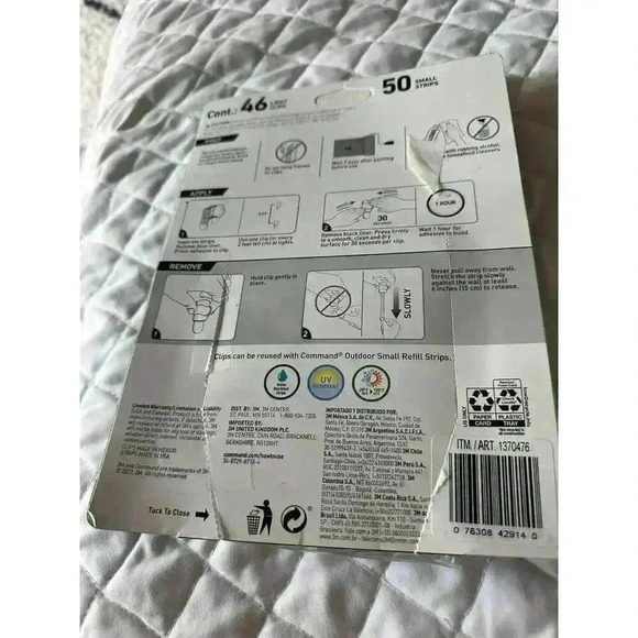 3M Command Indoor Outdoor Light Clips 46 Clips and 50 Strips Hangs 80 ft - Picture 3 of 4